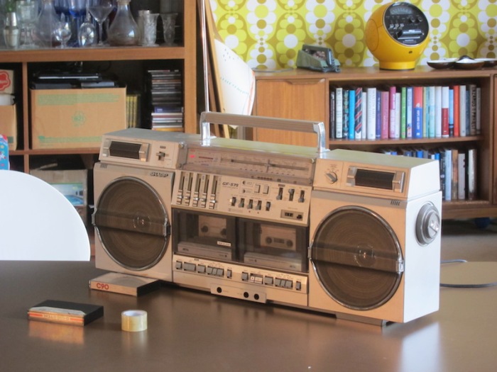 80s-boom-box-ghetto-blaster-tape-deck